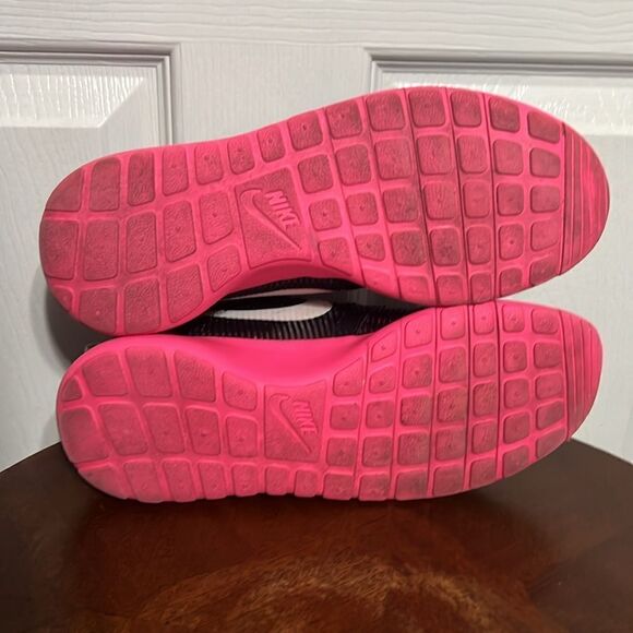 🔥🔥 NIKE ROSHE ONE FLIGHT WEIGHT GS BLACK PINK SHOES Girls Sz 6.5Y 705486 002 - Picture 8 of 11
